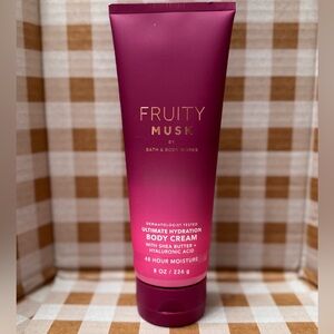 NEW B&BW Fruity Musk Ultimate hydration body cream 8 oz ,48 hour moisture